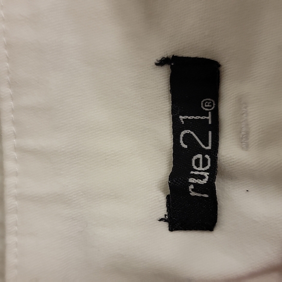 Rue 21 High Waisted White Cuffed Shorts Size 3/4 Excellent Condition - Picture 7 of 12